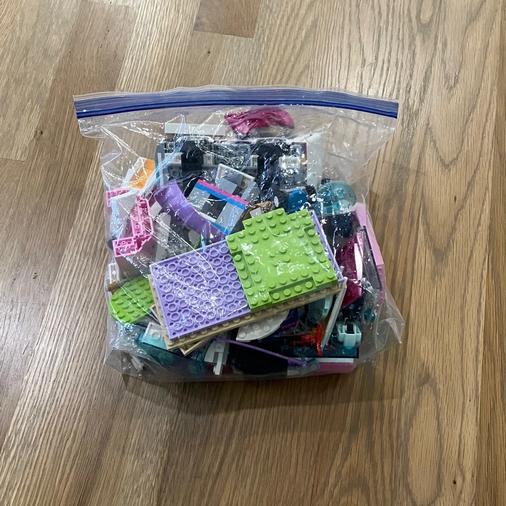 Lego Friends Lot & Other Legos - 8 Pounds of Lego
